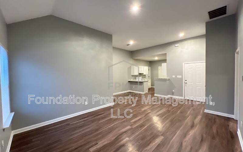 3835 Bowen Ave - Photo 7 of 22