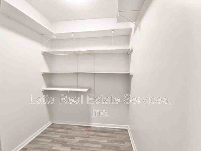 12403 E 40th St S #D - Photo 6 of 11