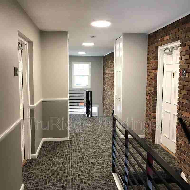 331 W Washington St - Photo 2 of 11