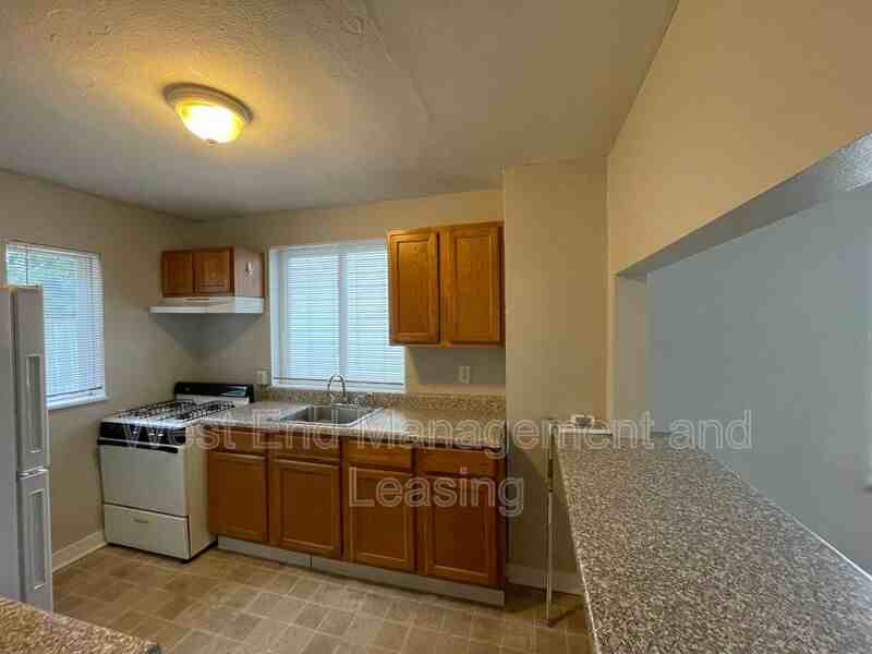 909 Cornell Ave - Photo 2 of 11