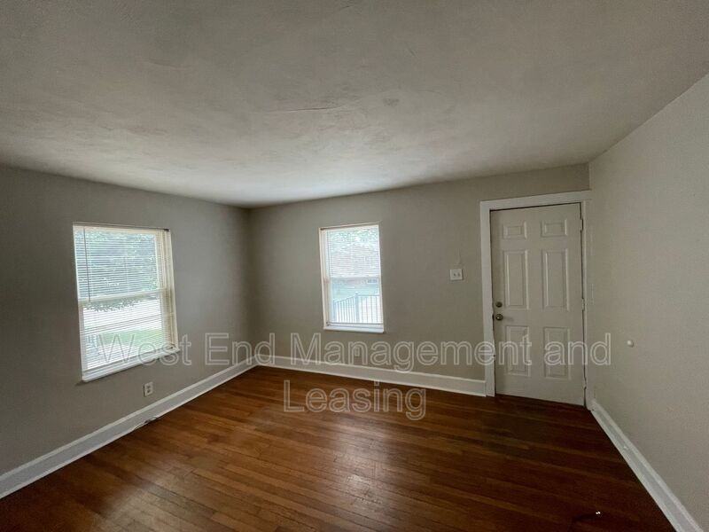 909 Cornell Ave - Photo 4 of 11