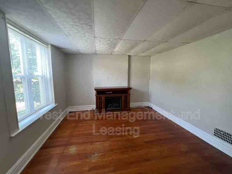 4932 Schollmeyer Ave - Photo 4 of 9
