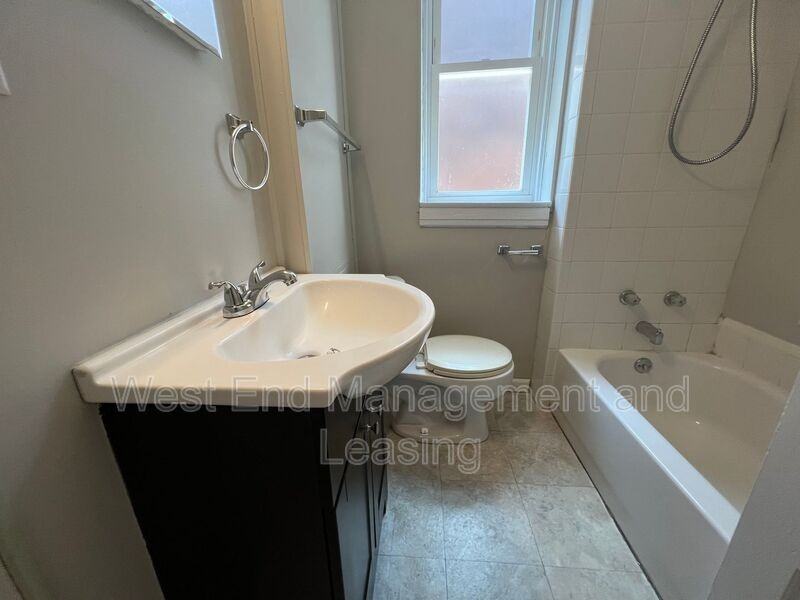 4932 Schollmeyer Ave - Photo 6 of 9