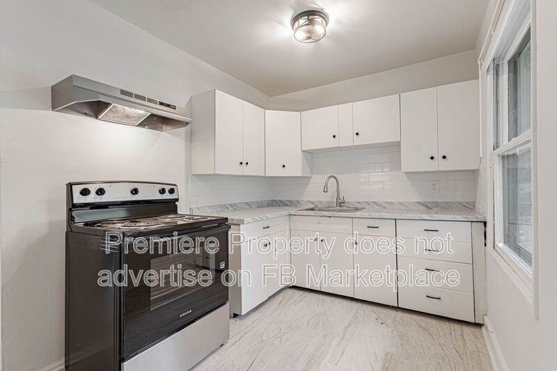 7606 E 50th Ter - Photo 4 of 10
