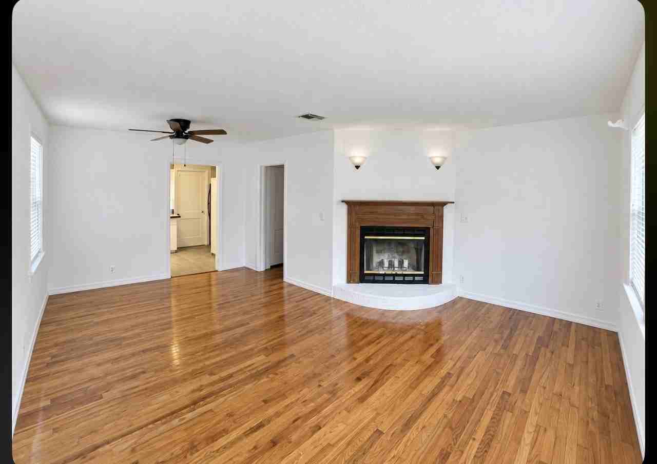 1050 Ne 12th St #NA - Photo 3 of 11