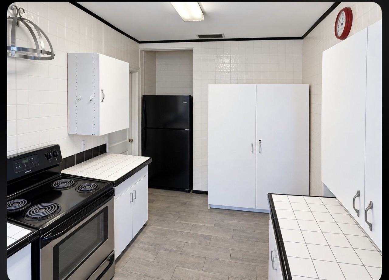 1050 Ne 12th St #NA - Photo 6 of 11