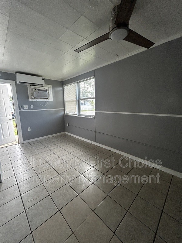 5475 42nd St N #4 - Photo 3 of 7