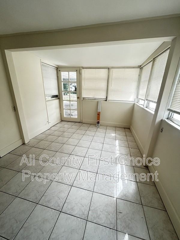 3821 18th St N - Photo 5 of 17