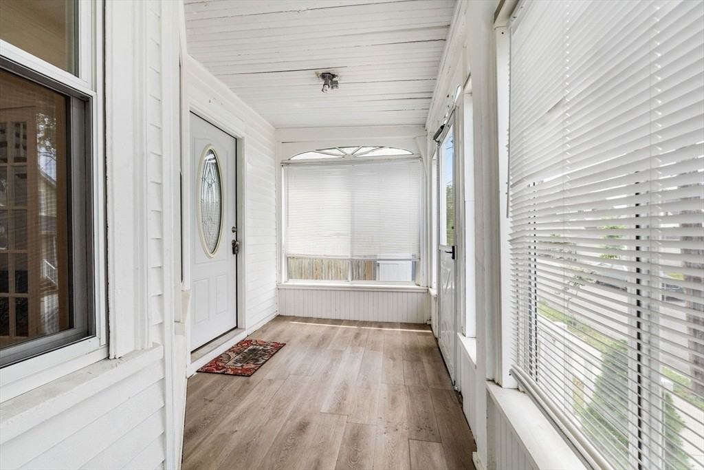 54 Marshall St - Photo 5 of 21