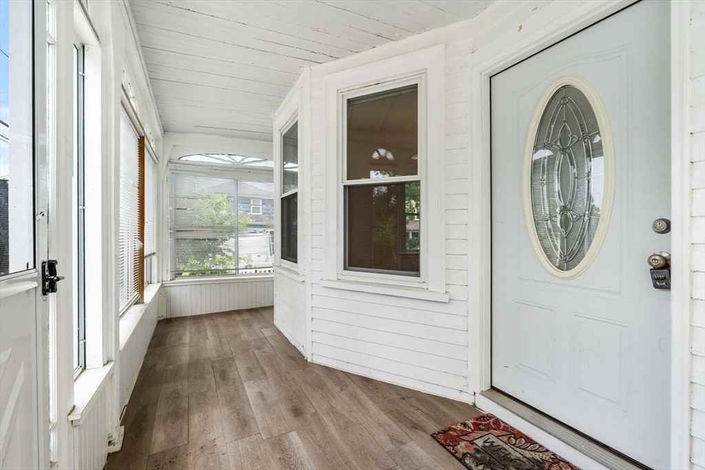 54 Marshall St - Photo 6 of 21