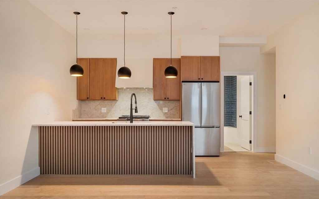 108 Bunker Hill St - Photo 3 of 22