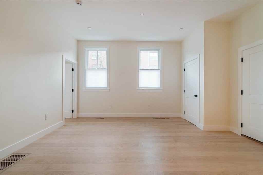 108 Bunker Hill St - Photo 7 of 22