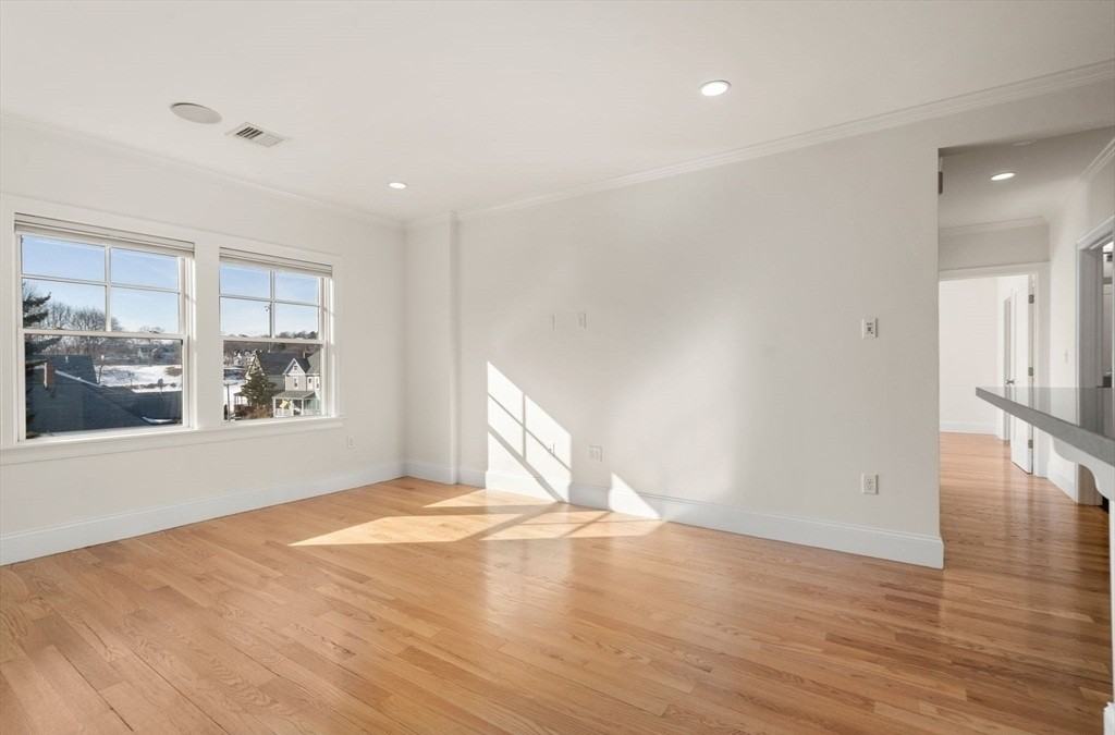 18 Robert St - Photo 3 of 19
