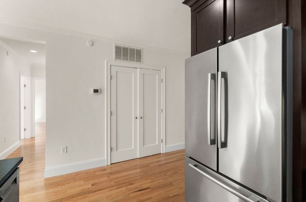 18 Robert St - Photo 7 of 19