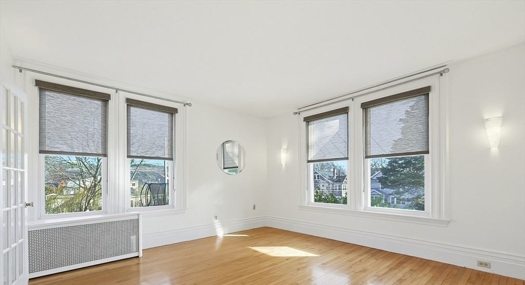 121 White St - Photo 2 of 18