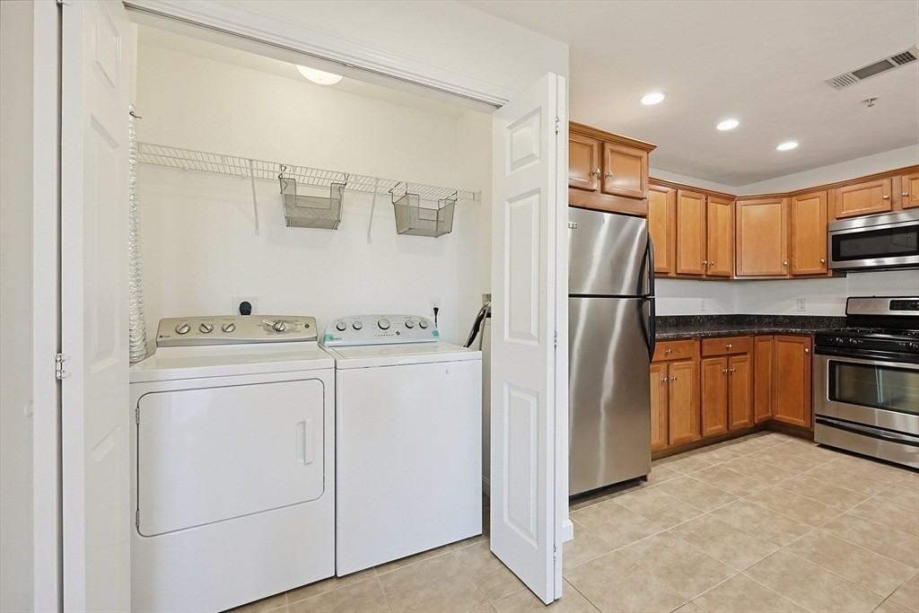 51 Pearl St - Photo 7 of 29