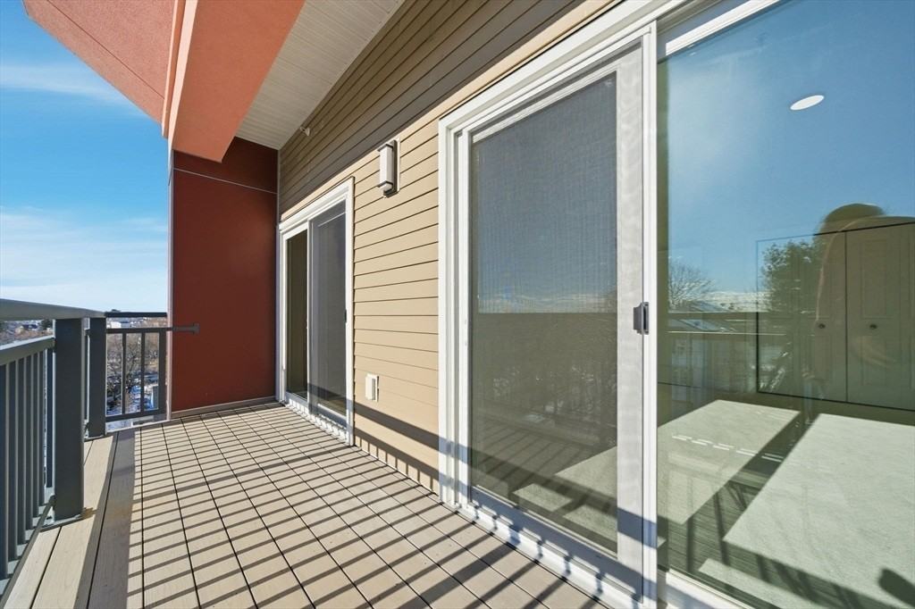 10 Franklin Ave - Photo 6 of 13
