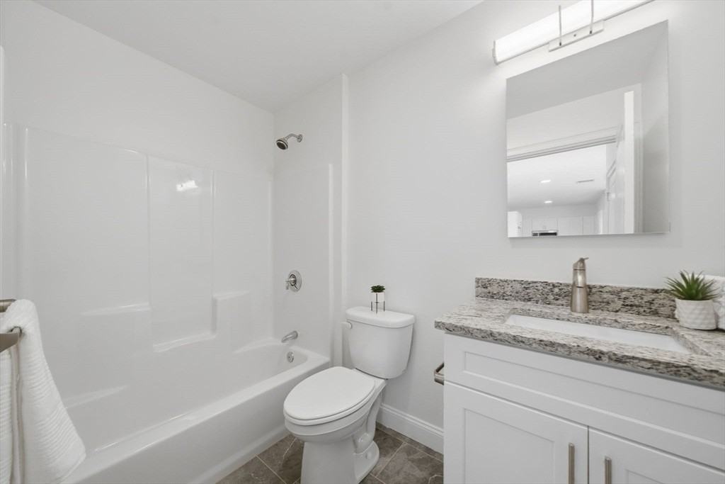 10 Franklin Ave - Photo 7 of 13