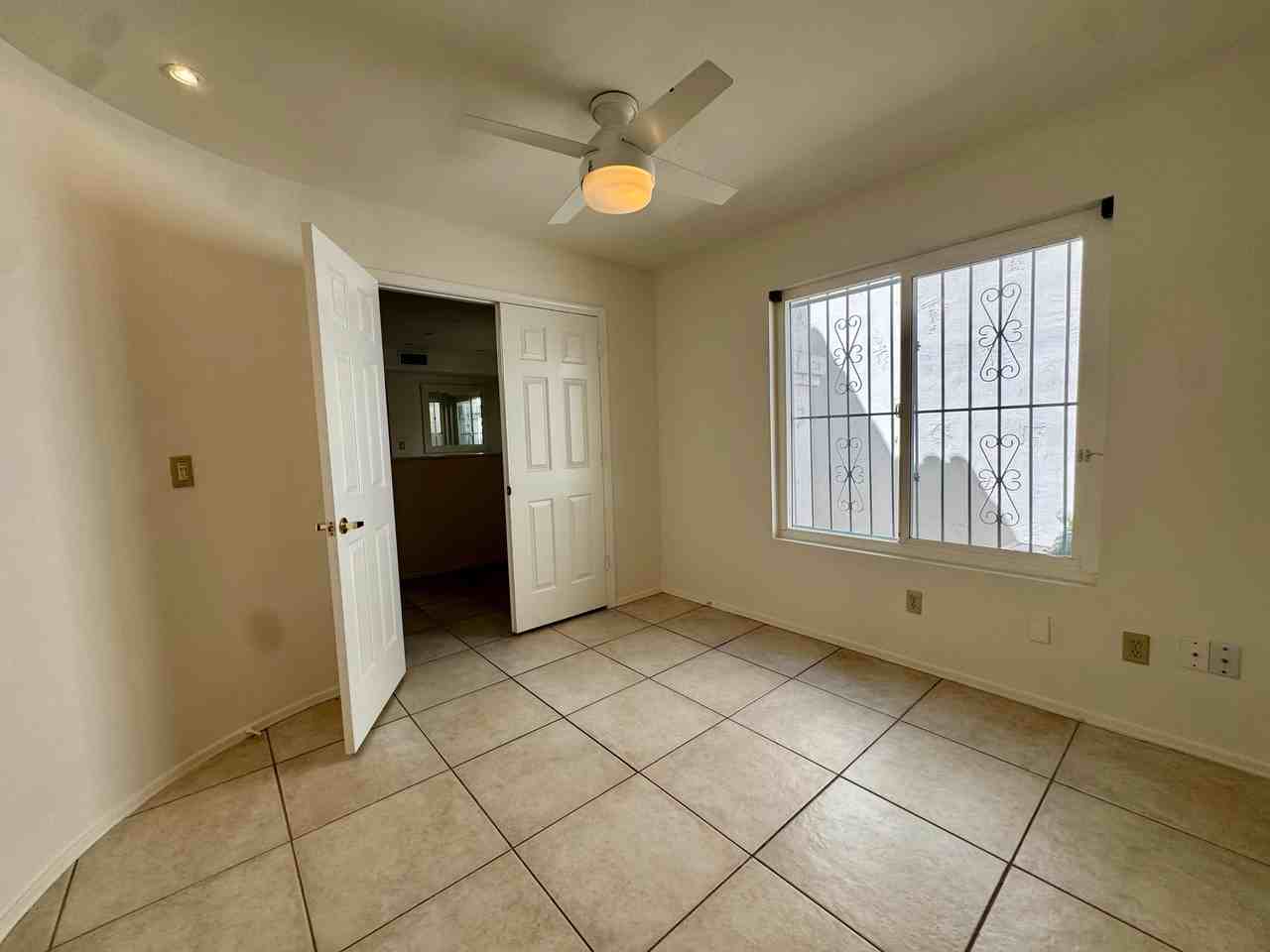 14222 N 23rd St - Photo 5 of 17