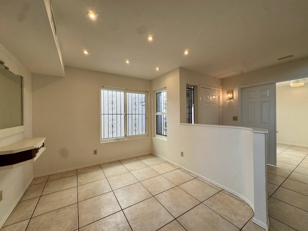 14222 N 23rd St - Photo 6 of 17