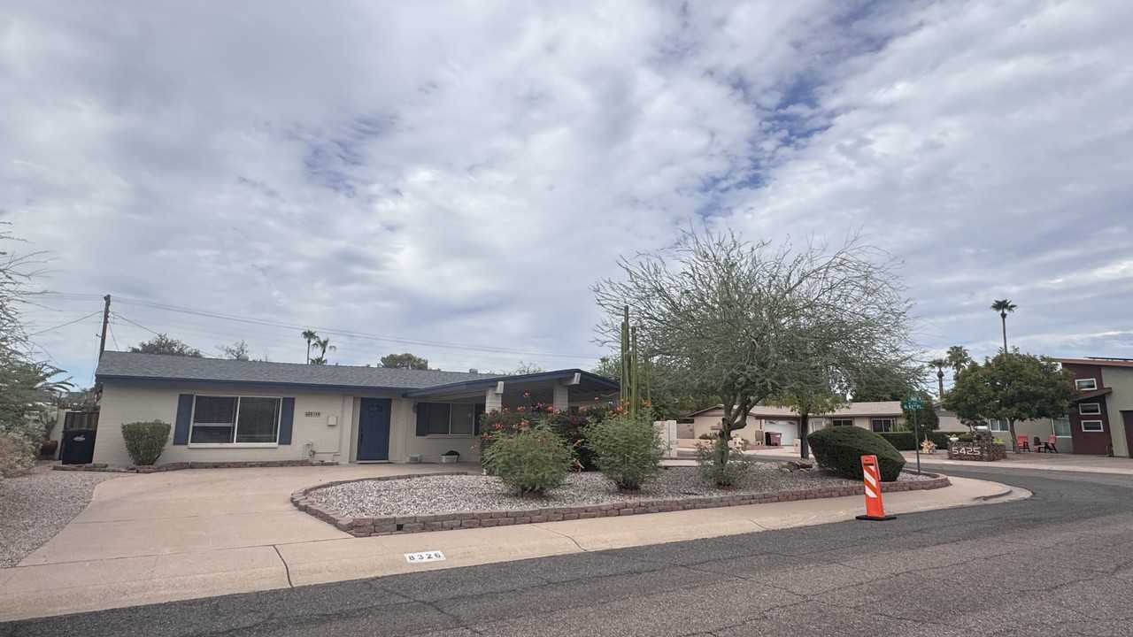 8326 E Sage Dr - Photo 2 of 2