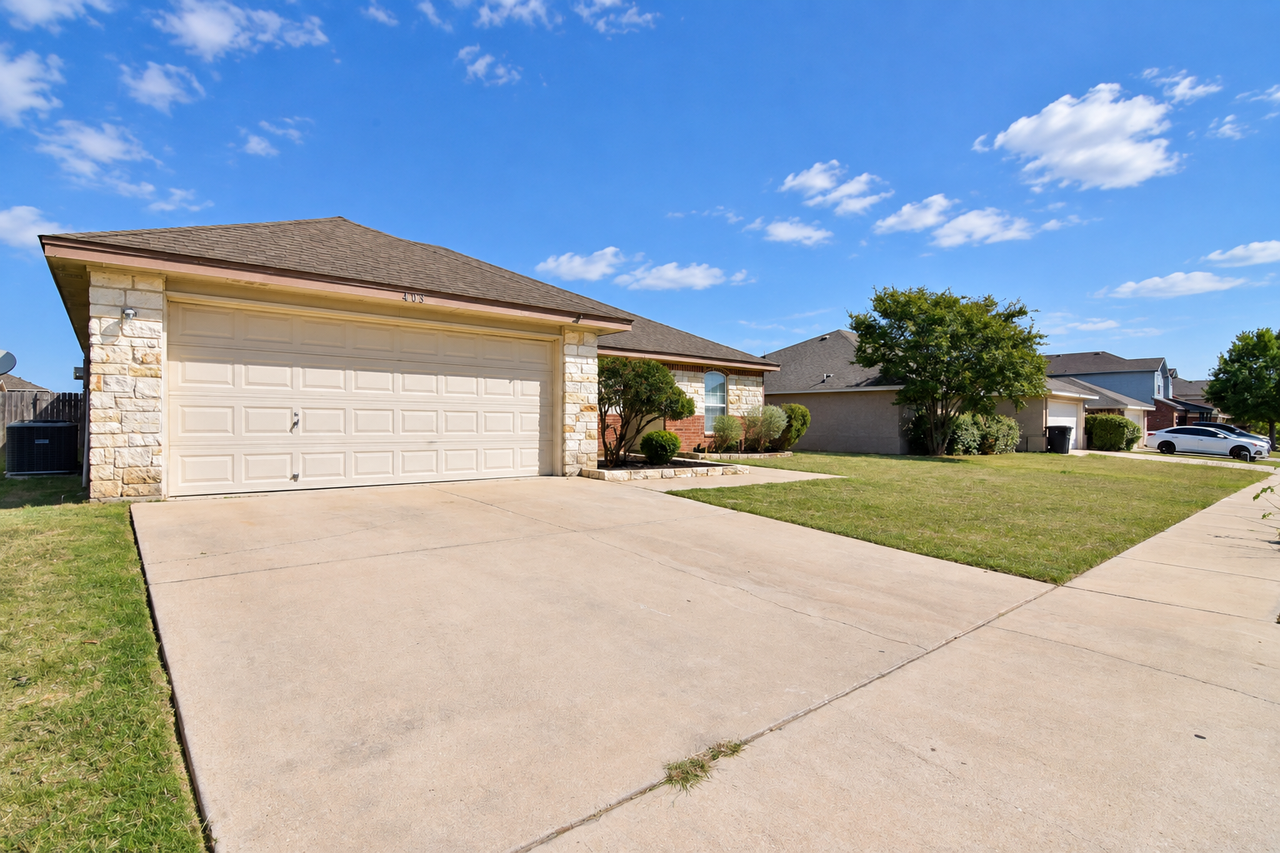 403 Constellation Dr - Photo 2 of 26