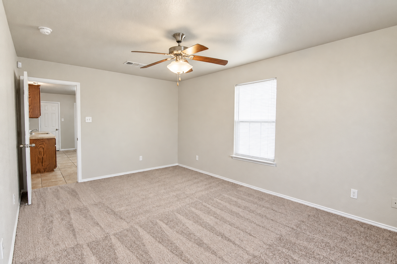 403 Constellation Dr - Photo 7 of 26