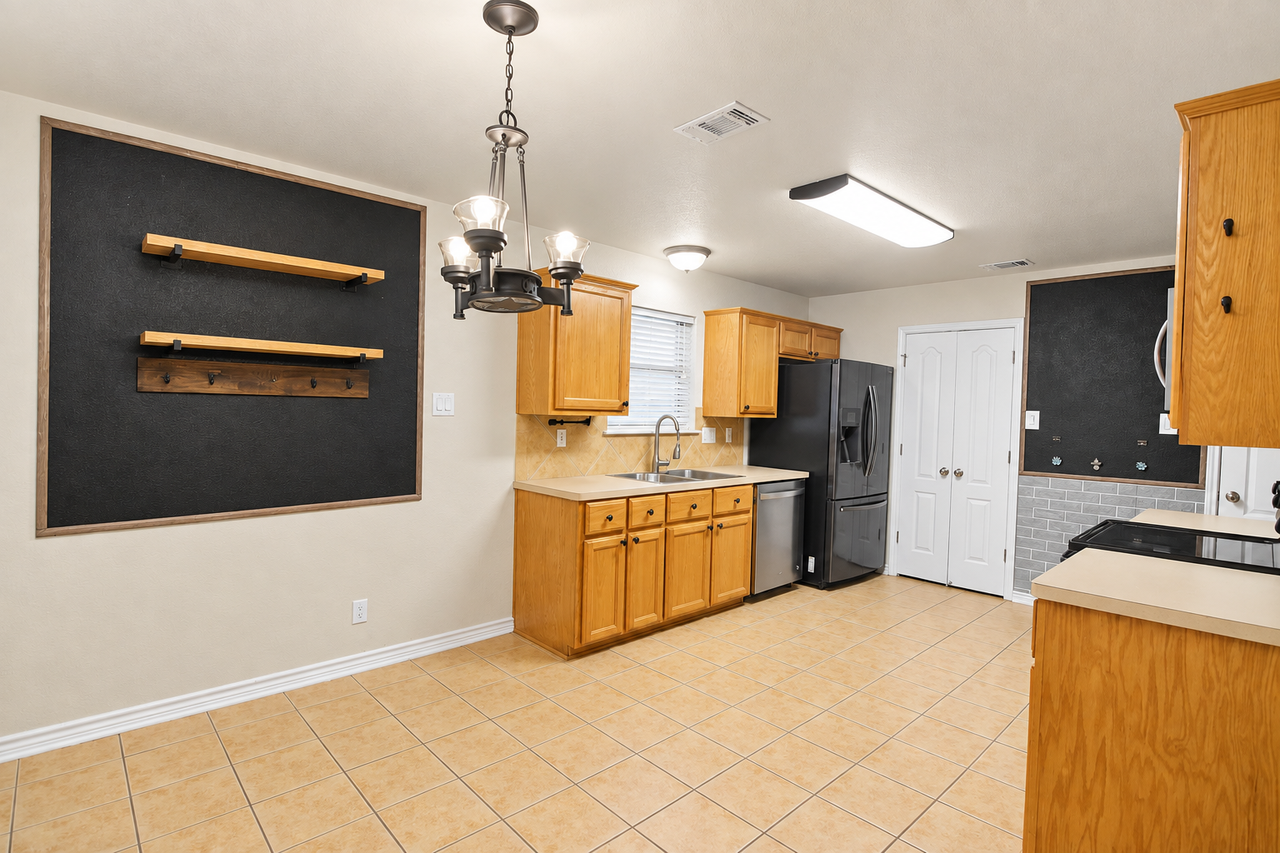 305 Sandra Sue Dr - Photo 5 of 21