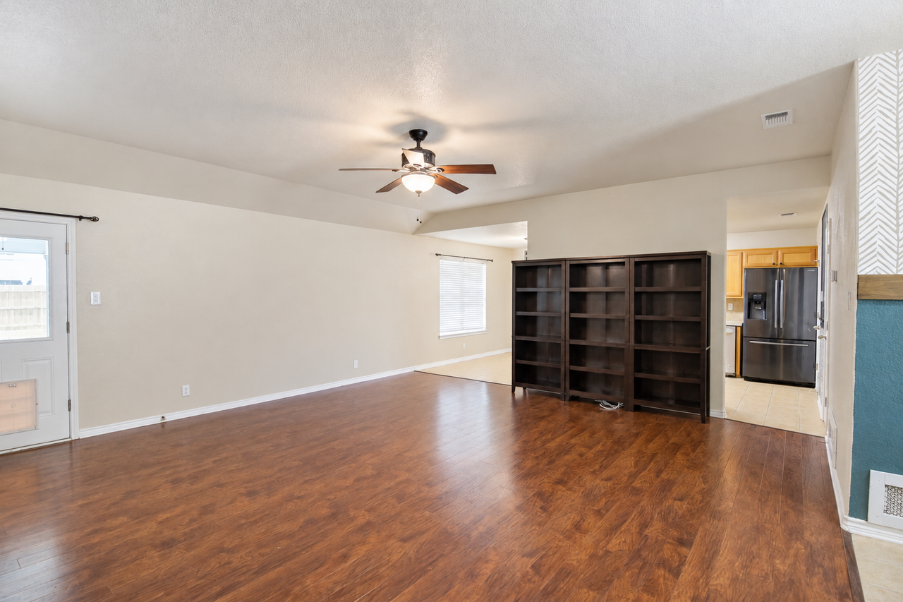 305 Sandra Sue Dr - Photo 7 of 21