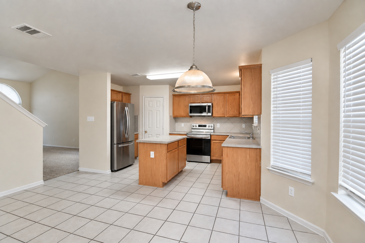 4607 Causeway Ct - Photo 4 of 25