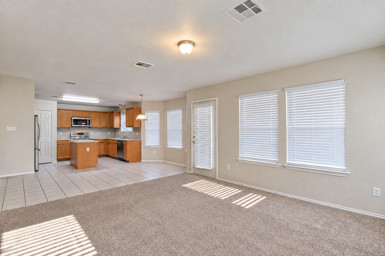 4607 Causeway Ct - Photo 6 of 25