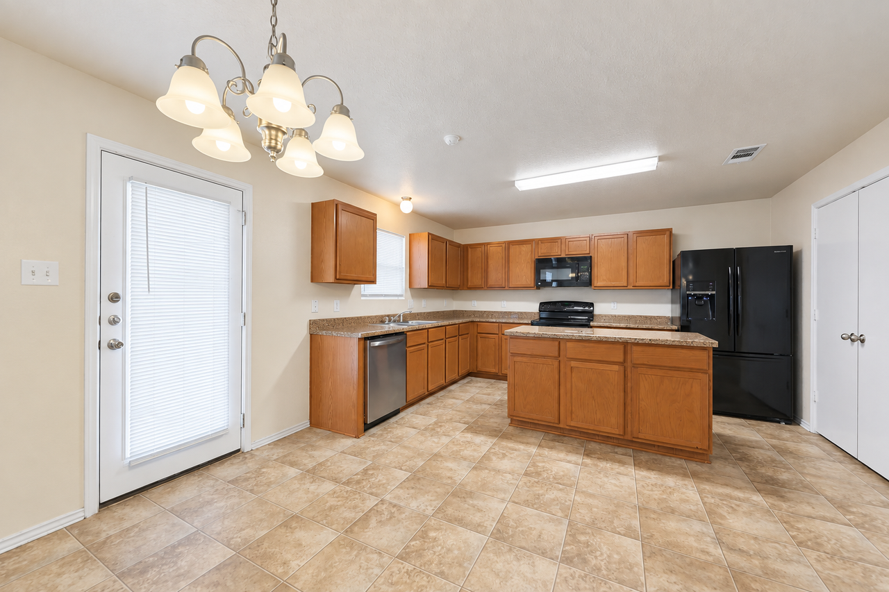 3706 Jack Barnes Ave - Photo 5 of 28