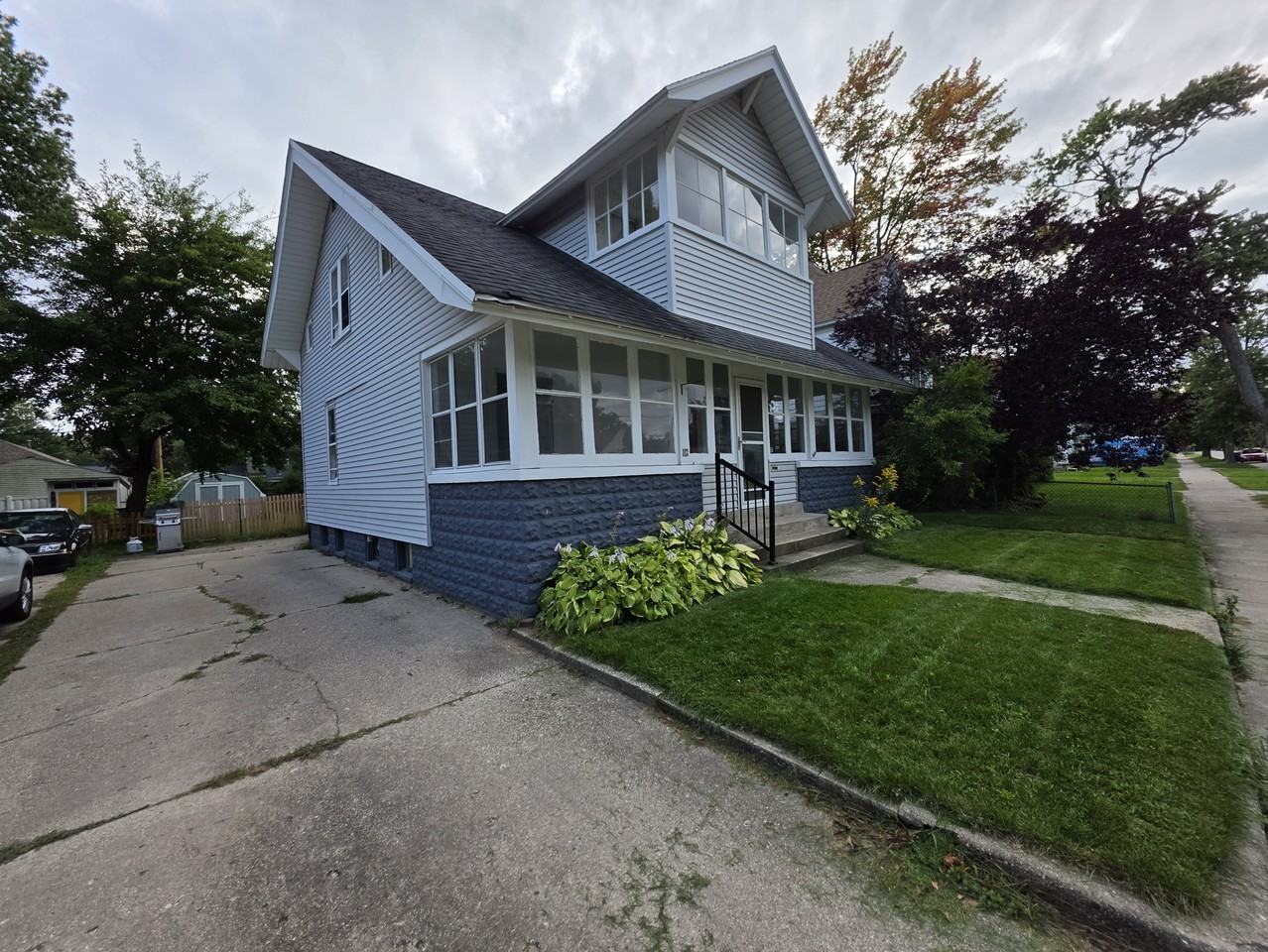 112 E 24th St - Photo 3 of 20