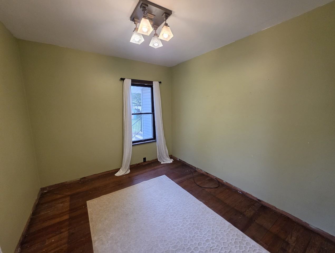 112 E 24th St - Photo 6 of 20