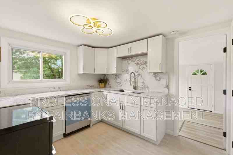 5224 England St - Photo 5 of 25