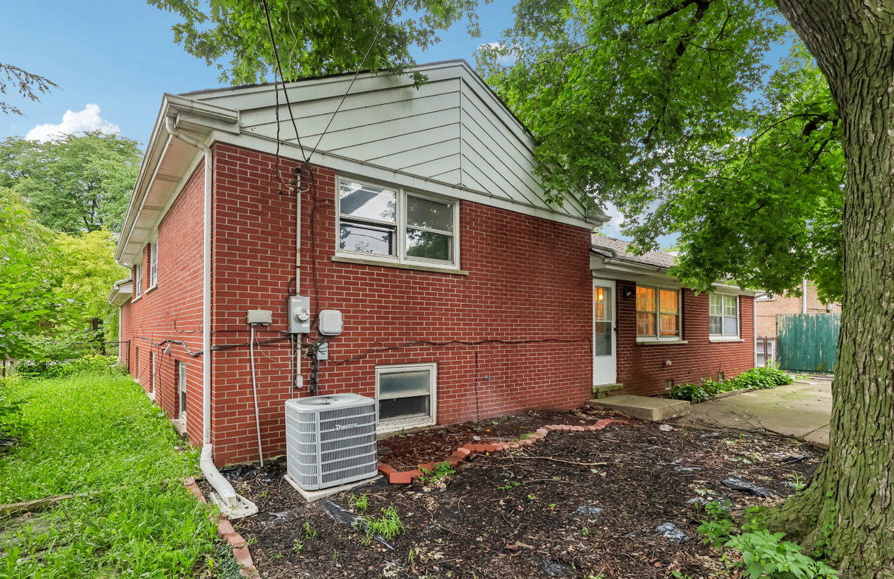 16919 School St - Photo 5 of 22