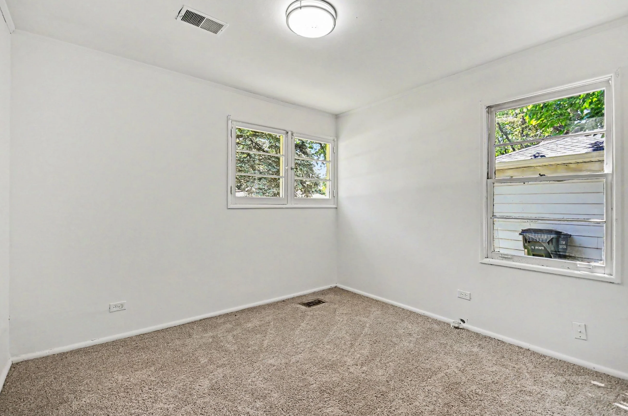 322 Indianwood Blvd - Photo 4 of 13