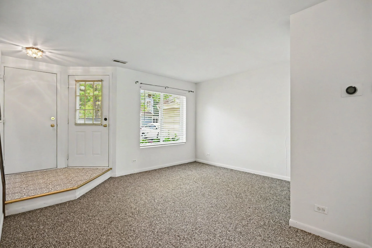 2734 Preston Ct - Photo 2 of 14