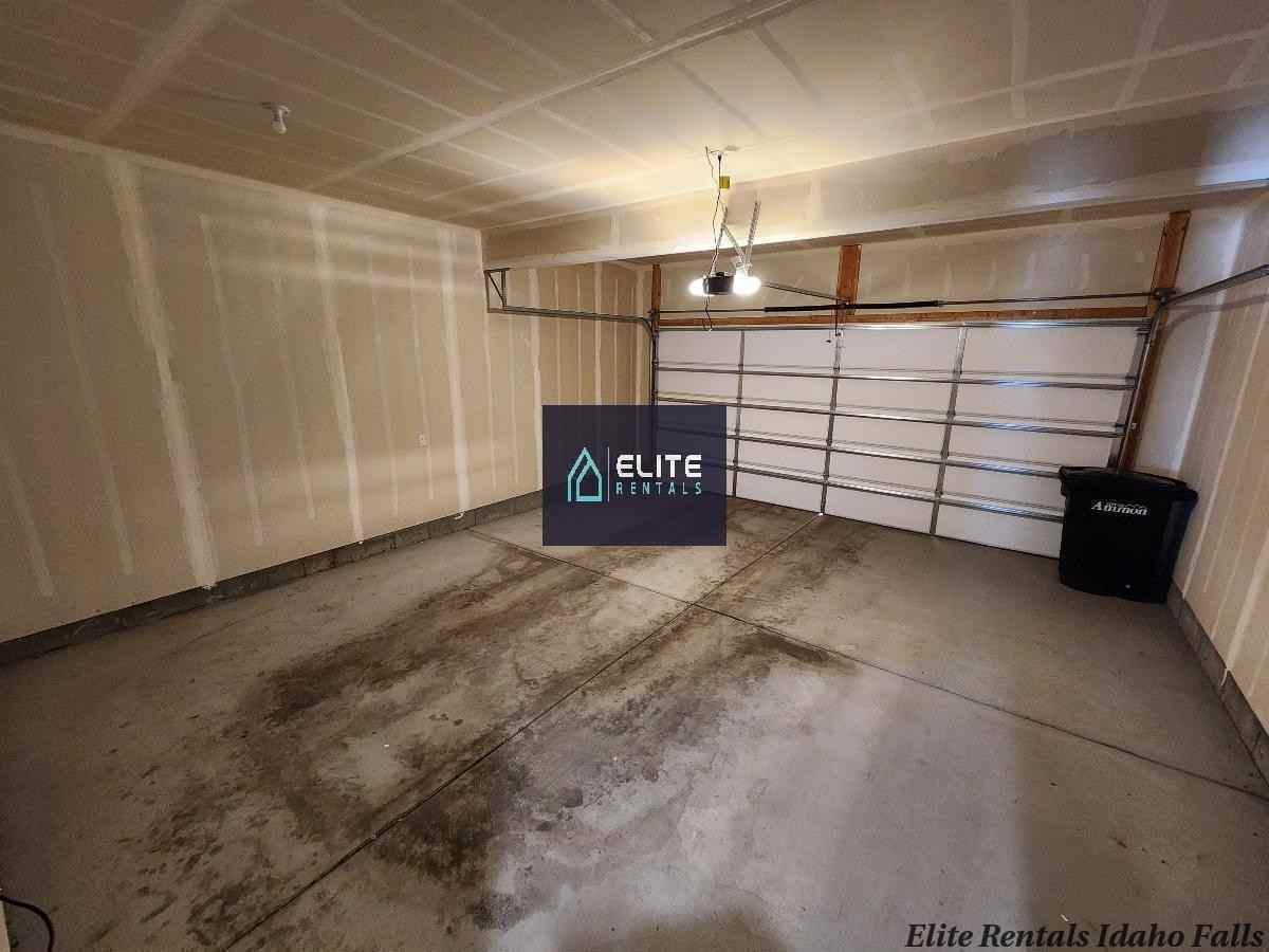 3327 Judy St - Photo 5 of 19
