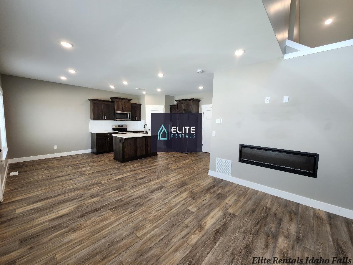 3327 Judy St - Photo 6 of 19