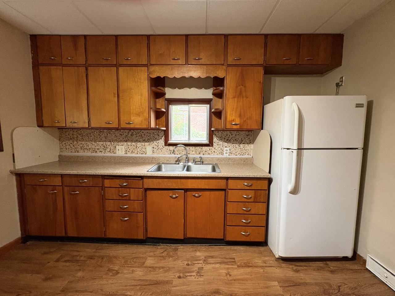 69 Manitoba Ave - Photo 4 of 16