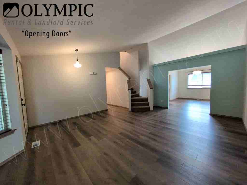 907 Gina Ct Se - Photo 3 of 33