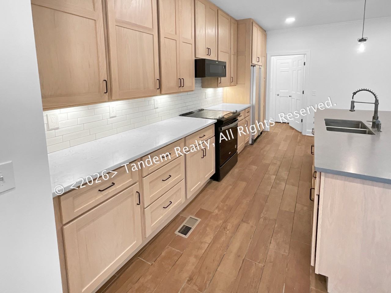 1024B 18th Ave S - Photo 7 of 21