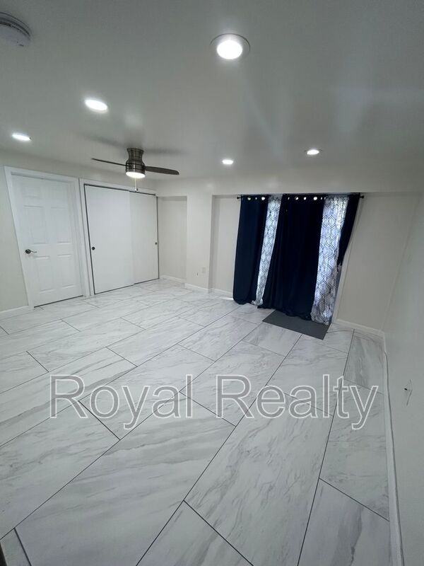 2755 Dow St - Photo 4 of 7