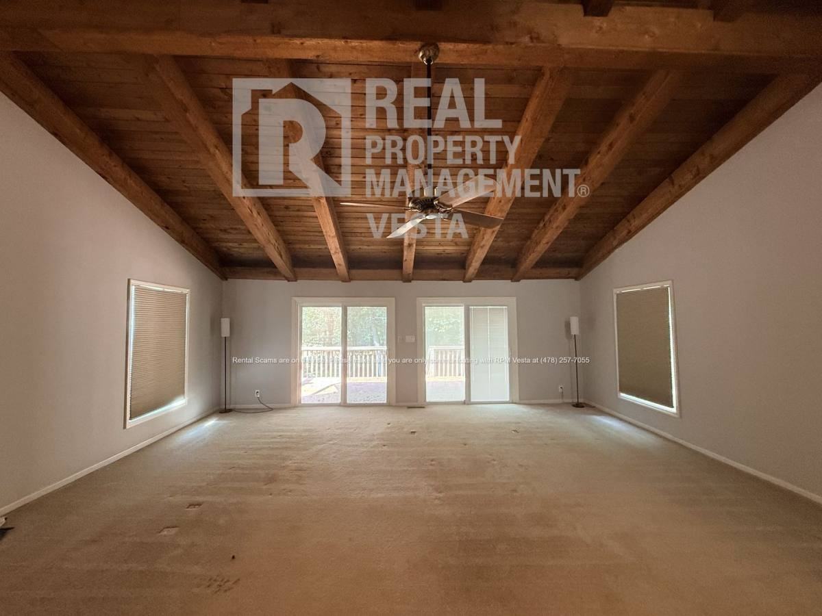 5157 Zebulon Rd - Photo 3 of 20