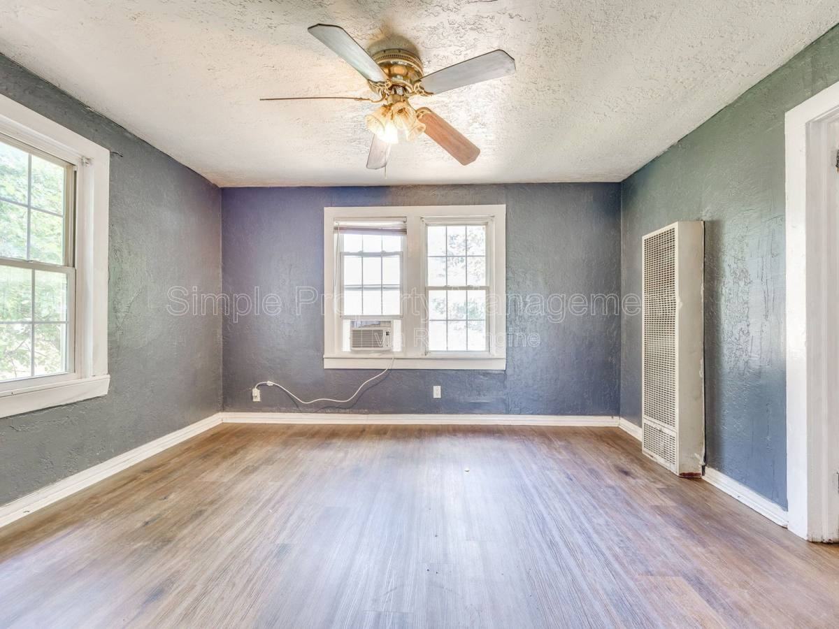 1524 1 2 SW Binkley St - Photo 2 of 10