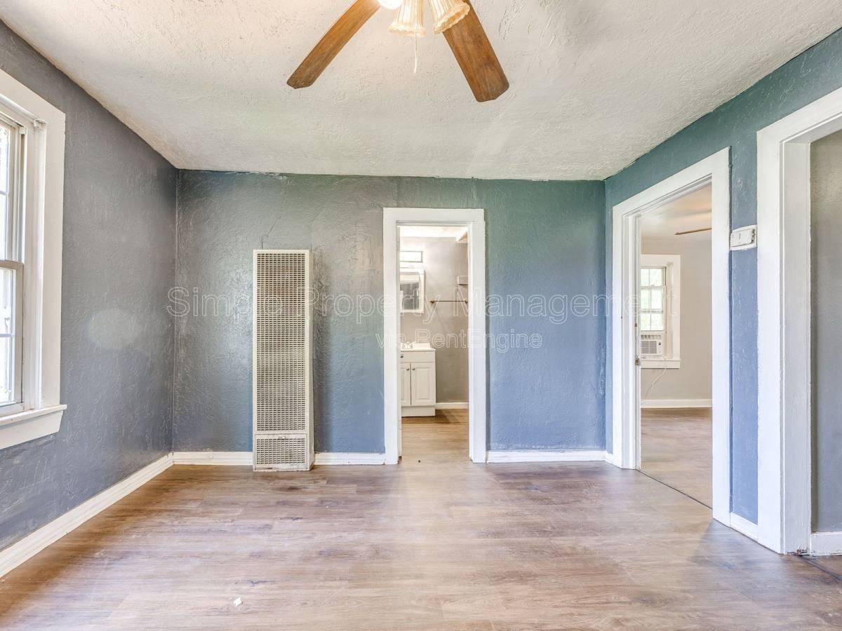 1524 1 2 SW Binkley St - Photo 3 of 10