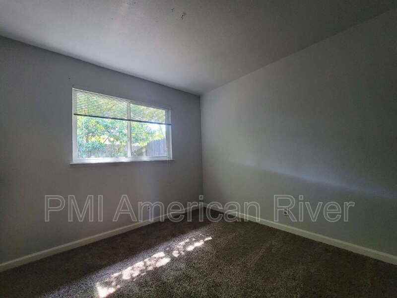 4926 Saddlerock Way - Photo 7 of 13