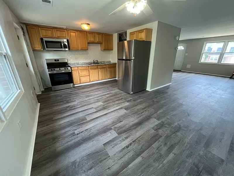 1616 Melby Ct - Photo 2 of 14