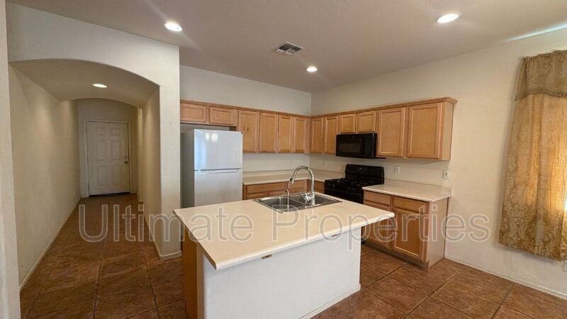 16984 W Southampton Rd - Photo 3 of 12